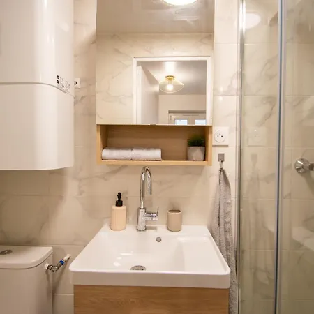 Apartment Renove Calme Et Cosy *